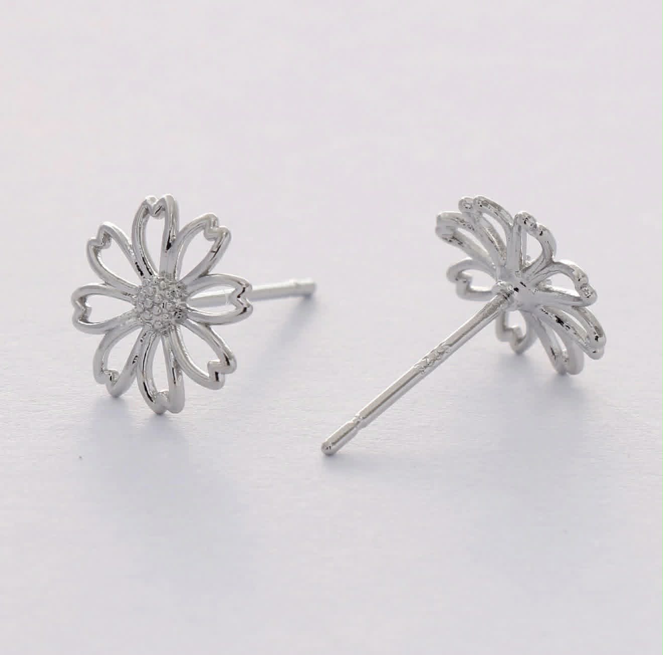 Daisy Stud Earrings