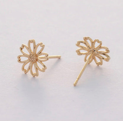 Daisy Stud Earrings